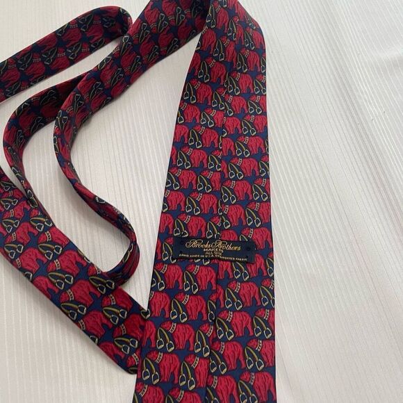 Brooks Brothers Navy Blue Silk Polar Bear Horsebit Abstract Tie Necktie - Picture 4 of 5